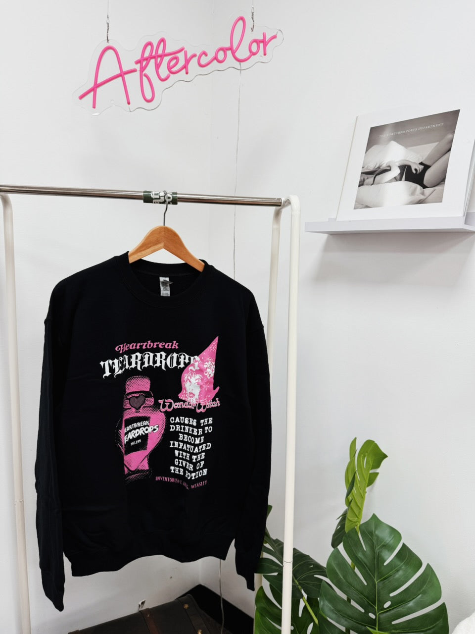 Heartbreak Tear Drop Sweatshirt (M) - Black