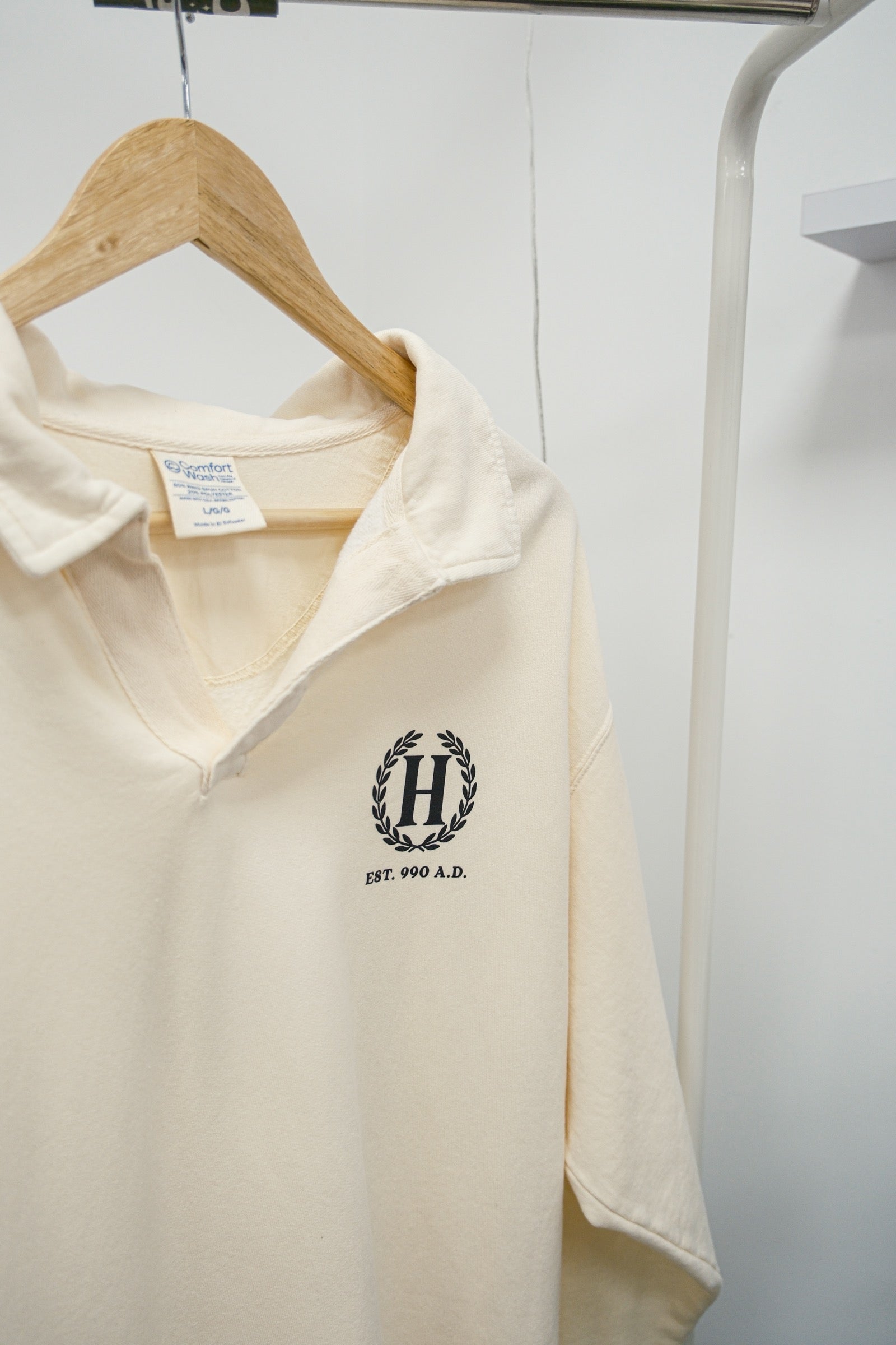 School Motto Polo Sweatshirt (L) - Cream