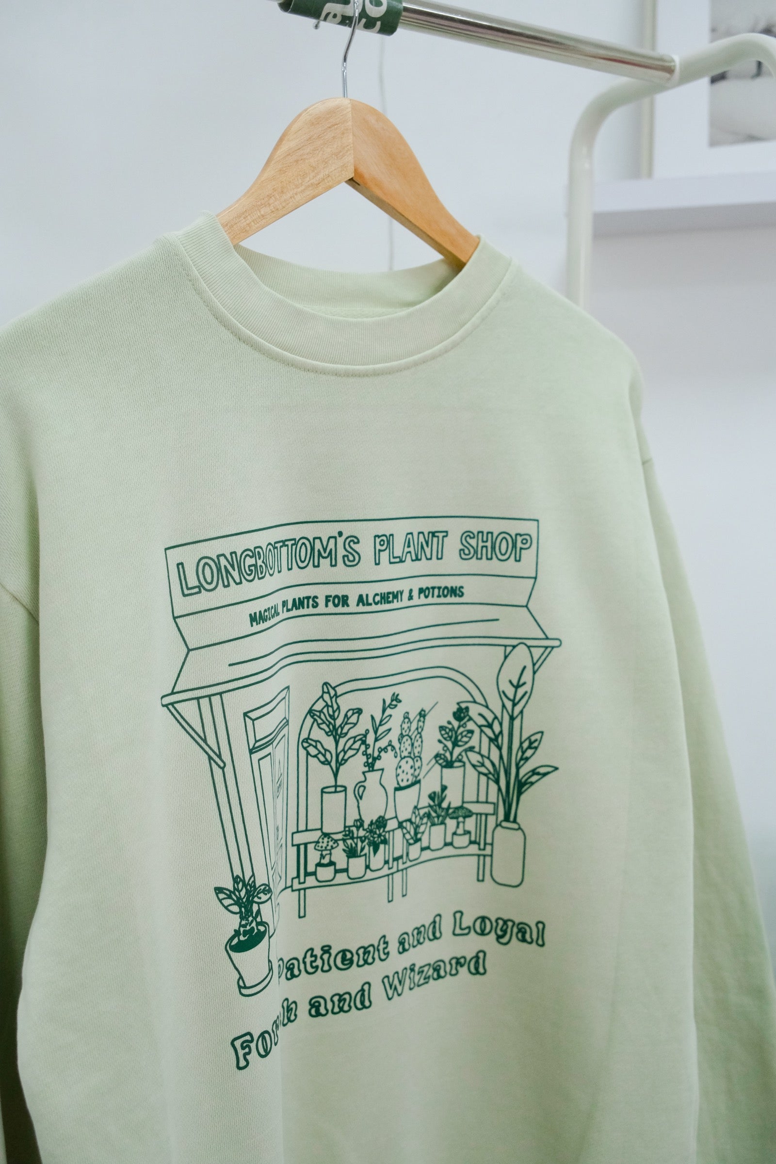 Longbottom Plantshop Garment Dyed Sweatshirt (M) - Pistachio